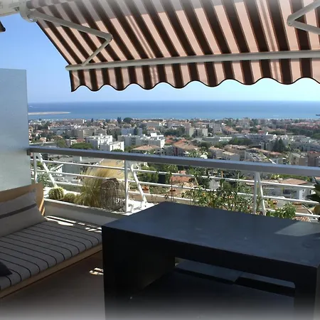Design Calme Garage Piscine Vue Exceptionnelle سا لُرون دو فار